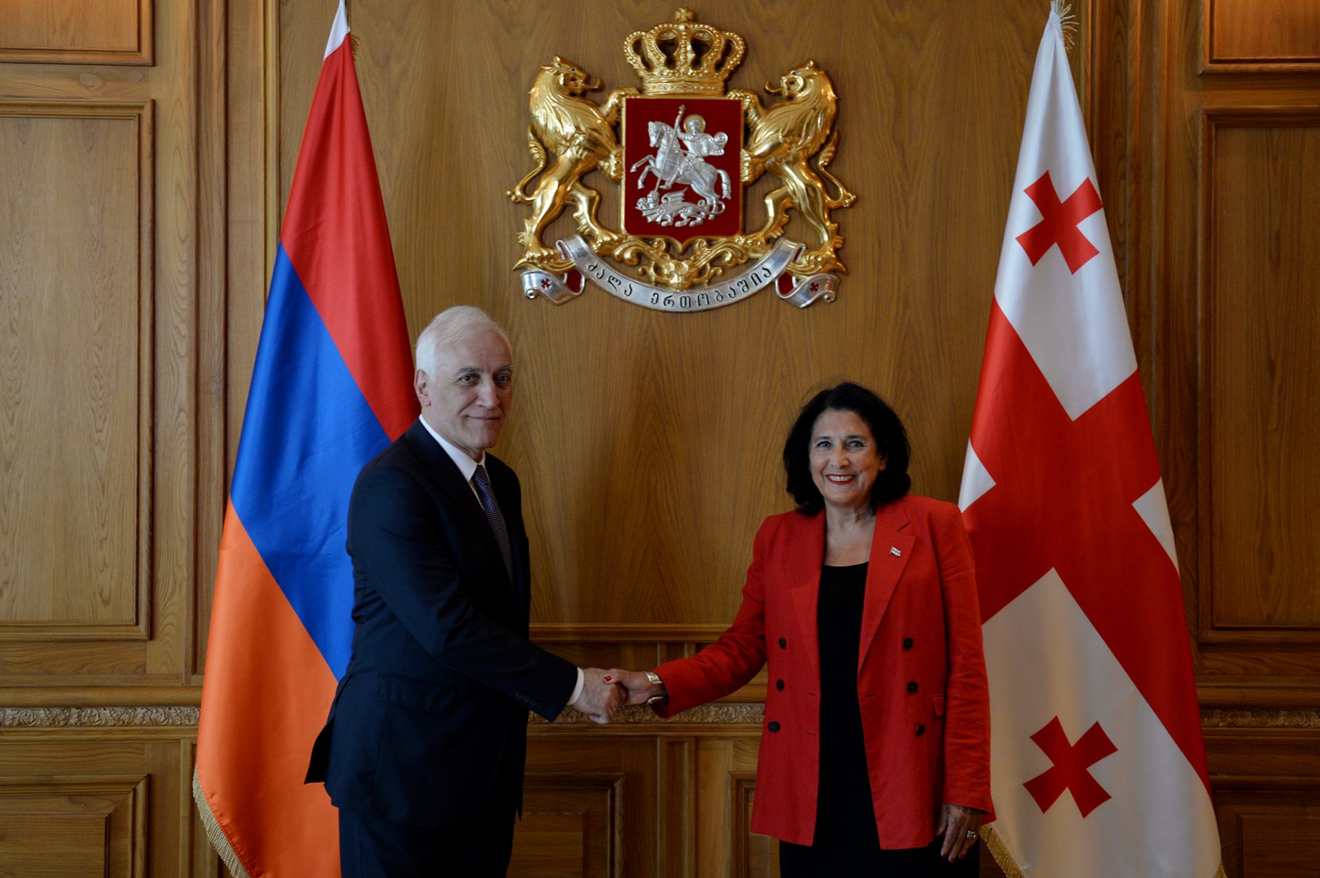 Ermenistan ve Gürcistan cumhurbaşkanları ikili ilişkiler, güvenlik ve bölge sorunlarını görüştü