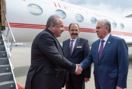 Председатель парламента Турции прибыл в Баку