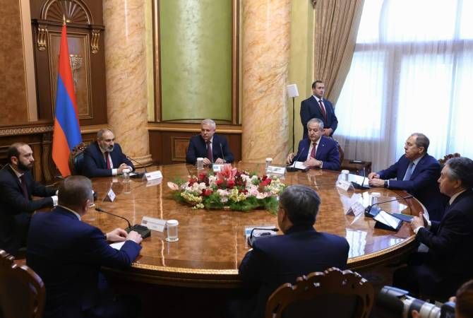 Ermenistan Başbakanı, KGAÖ dışişleri bakanları ile bir araya geldi