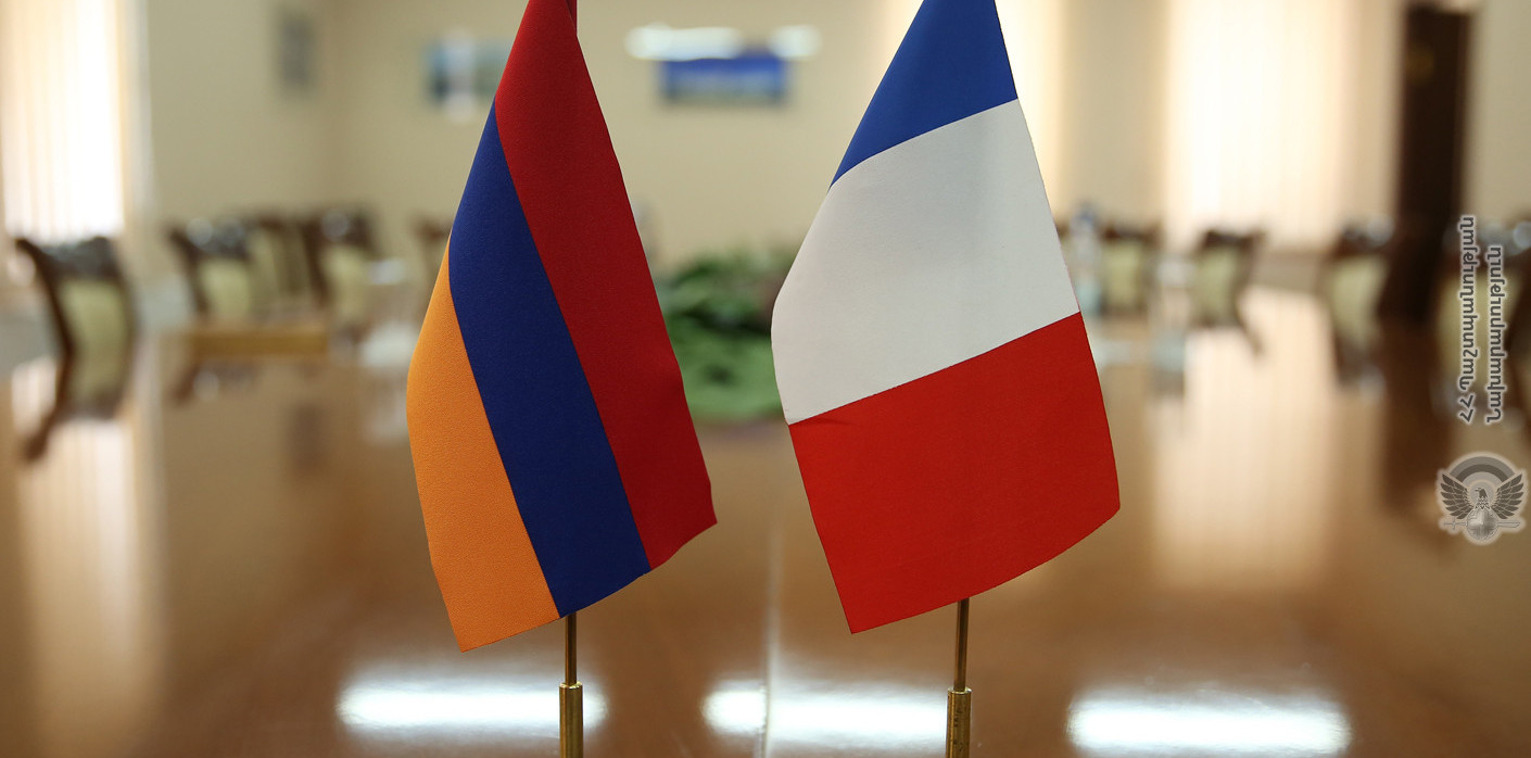 Ermenistan-Fransa arasında savunma alanında işbirliğine ilişkin konular ele alındı