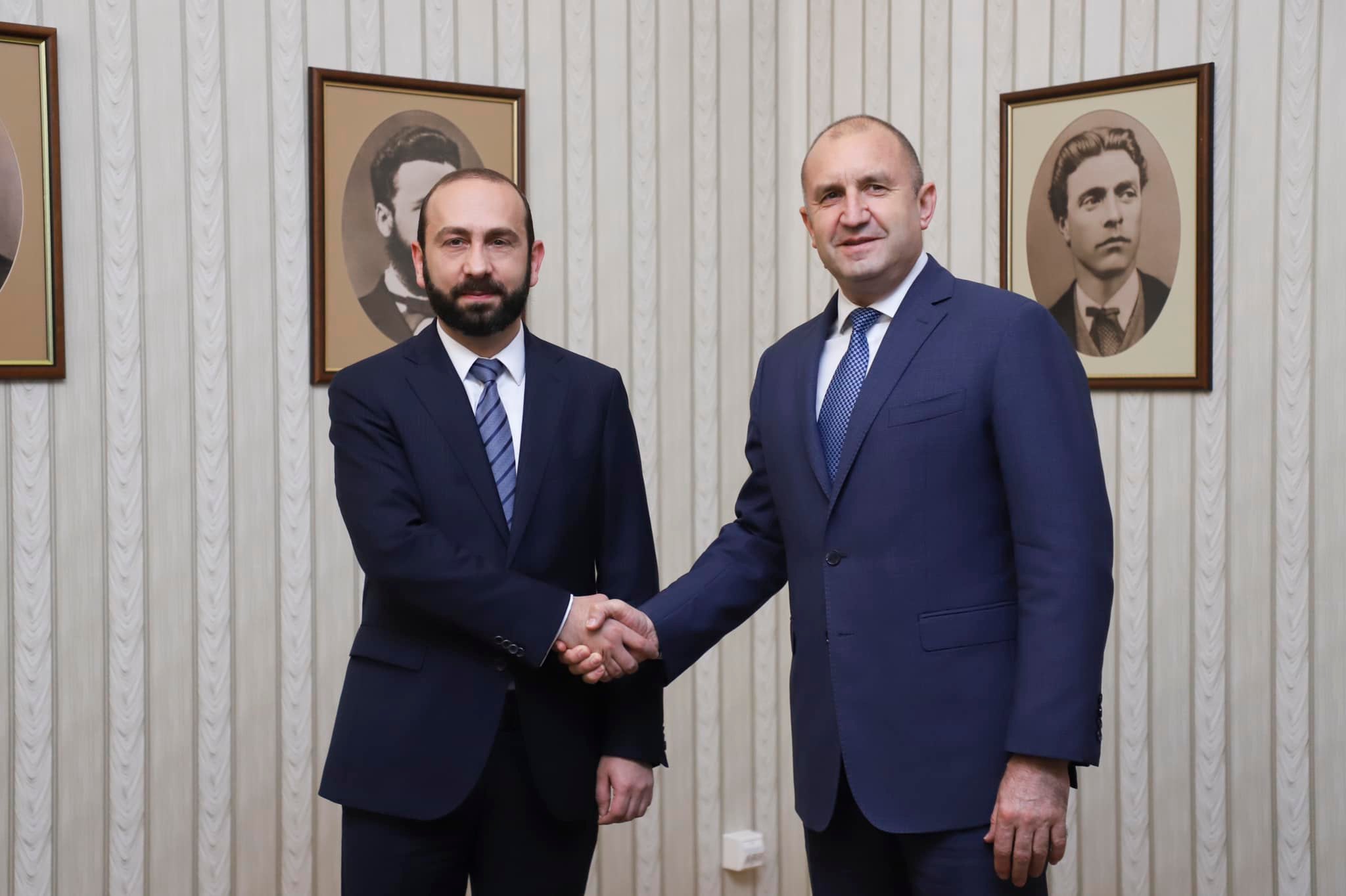Ermenistan Dışişleri Bakanı ve Bulgaristan Cumhurbaşkanı bir araya geldi