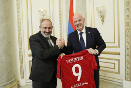 Nikol Paşinyan, FIFA Başkanı Gianni Infantino'yu kabul etti