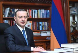 Ermenistan Güvenlik Konseyi Sekreteri, çalışma ziyareti için Paris'e gidecek