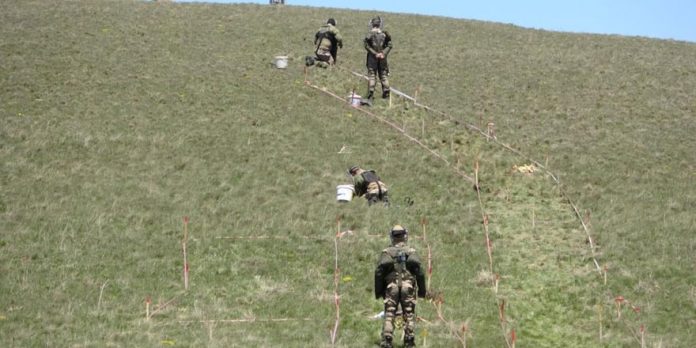 На армяно-турецкой границе начались работы по разминированию