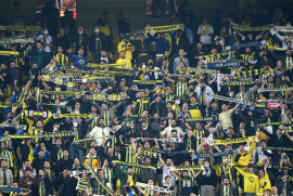 Fenerbahçe taraftarları İstanbul stadyumunda Putin'in adını haykırdı ama o da yaramadı (video)