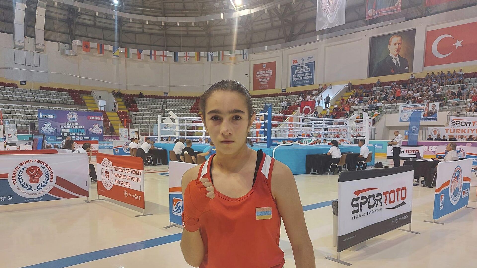 Türkiye'de Ermeni boksörler Azerbaycanlı rakiplerini mağlup ettiler (VİDEO)