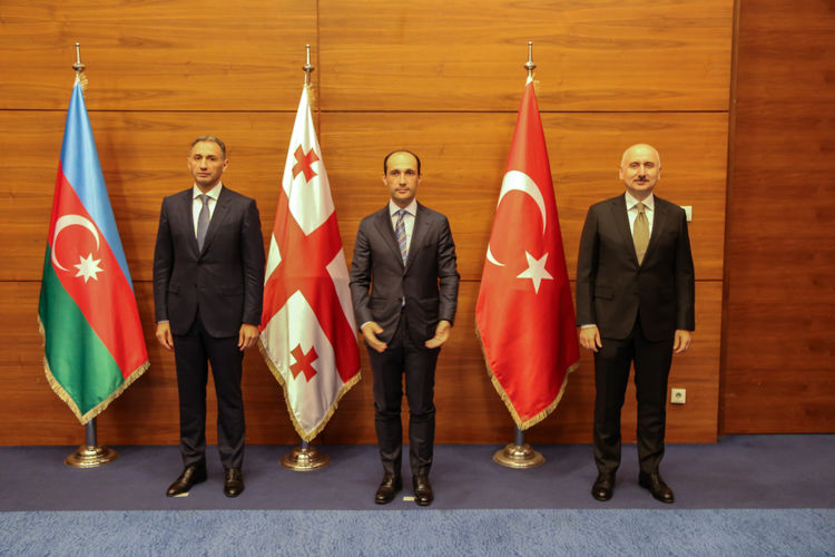 Թբիլիսիում կայացել է Թուրքիայի, Ադրբեջանի և Վրաստանի կապի նախարարների հանդիպումը