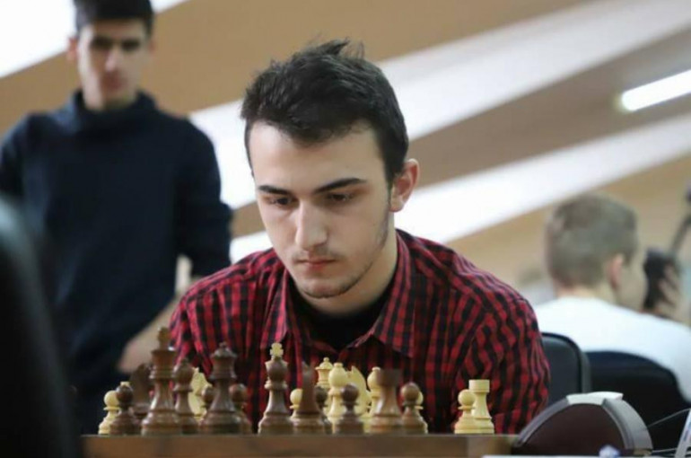Dubai'de Ermeni satranç oyuncusu Aram Hakobyan 5. turda  da zafer kazandı