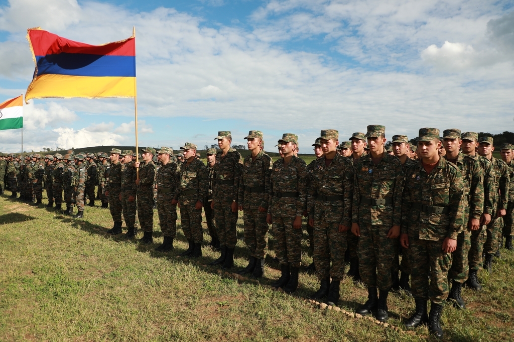 Ermeni askerler, "Doğu-2022" askeri tatbikatına katılıyor
