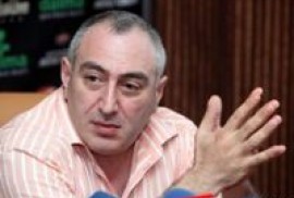 Siyaset teknolojiler uzmanı: Ermenistan’da referandum düzenlenmeli