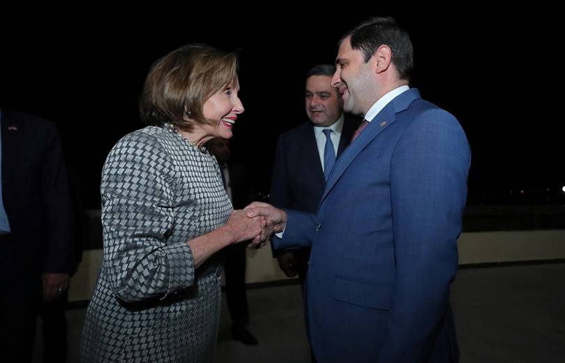 Ermenistan Savunma Bakanı, Nancy Pelosi başkanlığındaki heyete sınır durumunu anlattı