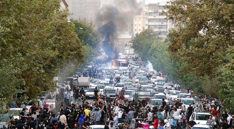 İran'da Mahsi Amini protestoları sürüyor: Loristan eyaletinde 120 kişi gözaltına alındı