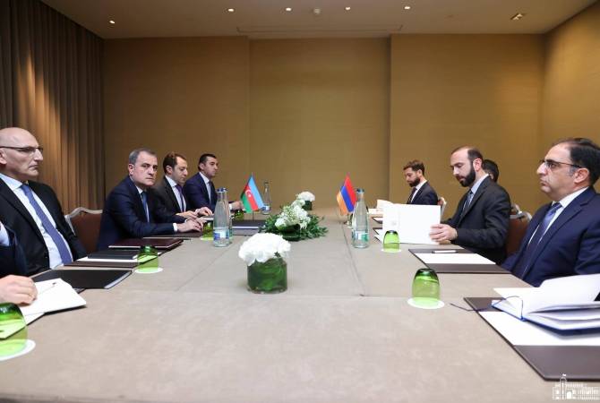 Ermenistan ve Azerbaycan, bölgedeki ulaşım bağlatılarının ülkelerin egemeniliği ve yetkisi altında açılma konusunda anlaştı