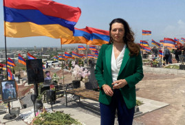 Fransız senatör Ermenilere yönelik Azerbaycan'ın vahşetini kınadı