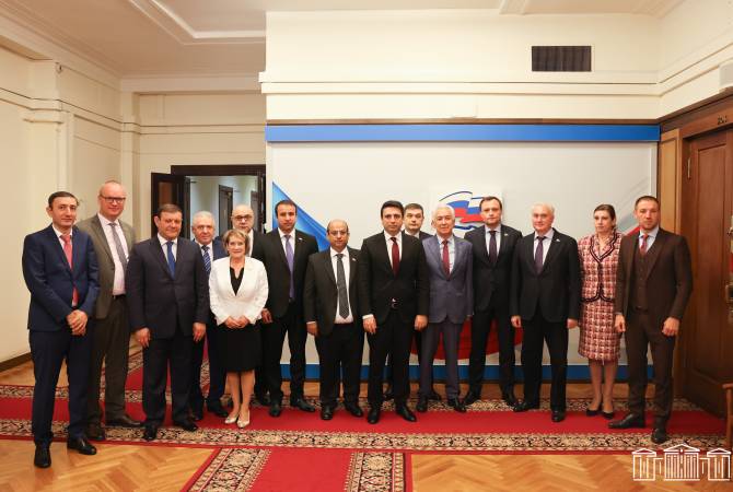 Resmi ziyaretle Rusya'da bulunan Ermenistan Parlamento Başkanı görüşmelere devam ediyor