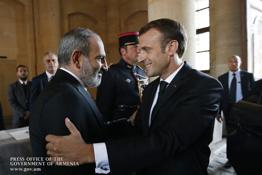 Macron: Ermenistan'ı yalnız bırakmayacağız, bizi ne gazla ne de petrolle satın alamazlar