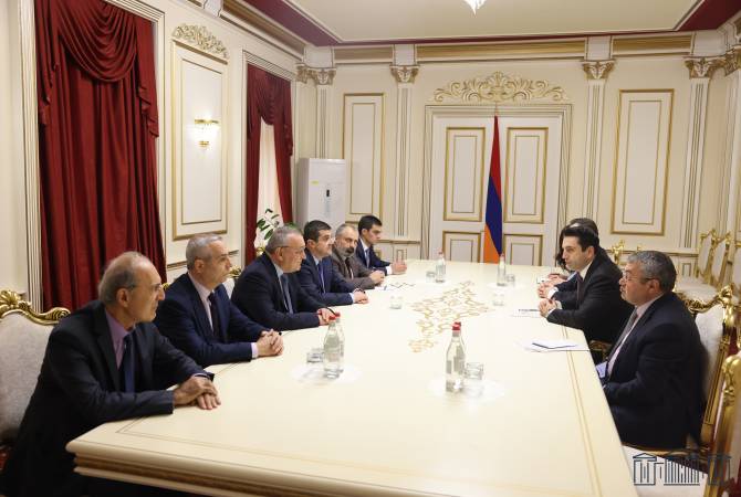 Ermenistan Parlamentosu'nda Artsakh Cumhurbaşkanı'nın heyetiyle birlikte bir görüşme yapıldı