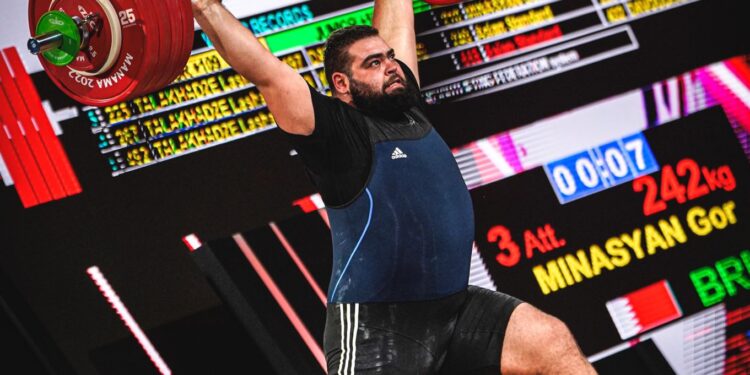 Bahreyn'i temsil eden Ermeni halterciden yeni bir rekor. Asya Şampiyonu oldu!