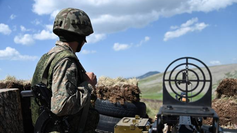 Azerbaycan birlikleri yine Ermeni mevzilerine farklı silahlardan ateş açtılar