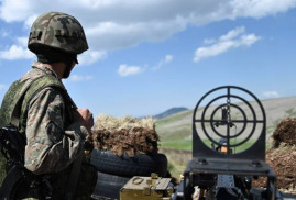 Azerbaycan birlikleri yine Ermeni mevzilerine farklı silahlardan ateş açtılar