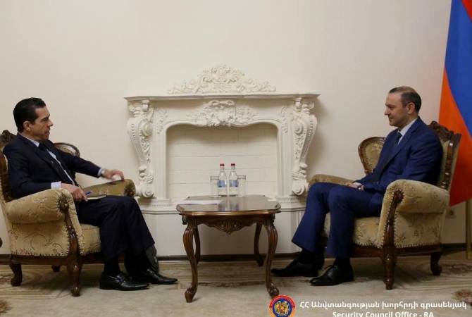 Ermenistan Güvenlik Konseyi Sekreteri Brezilya Büyükelçisi’nin ricası üzerinde Azerbaycan’ın son saldırısının sonuçlarını sundu