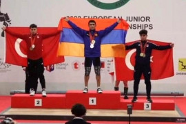 Ermeni halterci 2 Türk rakibini geçerek altın madalya kazandı
