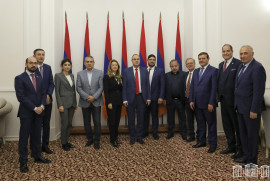 Fransız Milletvekilleri: "Bu zor dönemde Ermenilerle birlikte olmak için Ermenistan'a geldik"