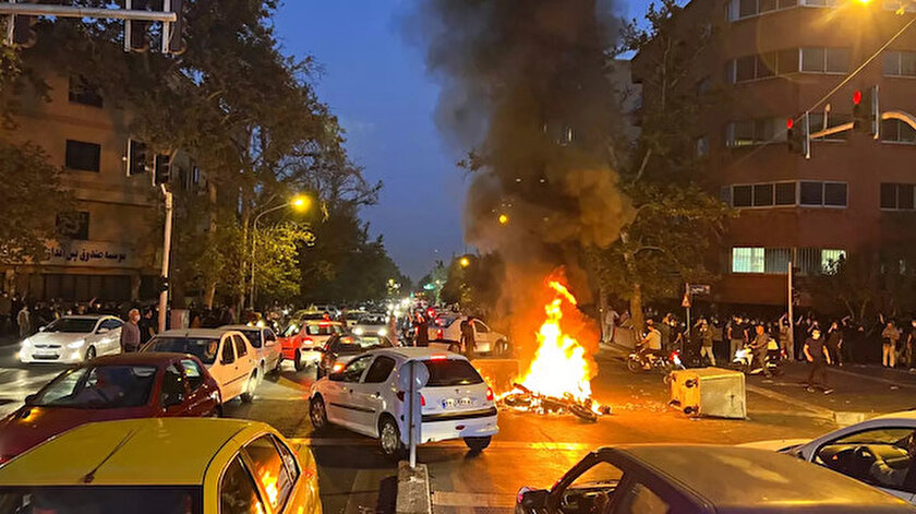 İran'da protestolara devam ediliyor