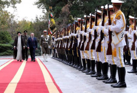 Tahran'da Paşinyan ile Reisi arasında müzakereler başladı