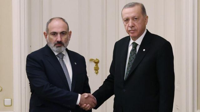 Paşinyan: Erdoğan ile görüşmeler "genel olarak olumlu"