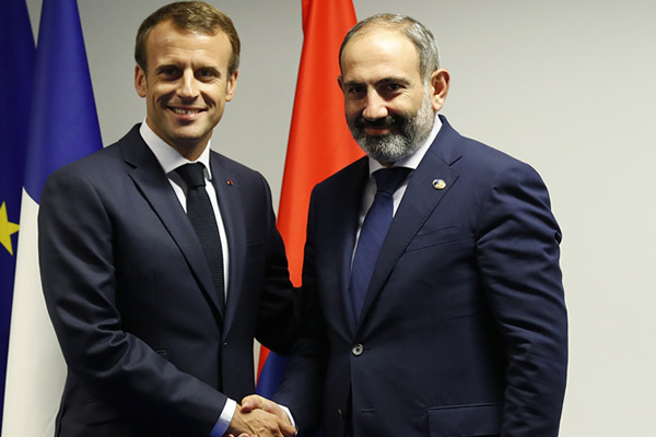 Macron, Paşinyan ile bir araya gelecek