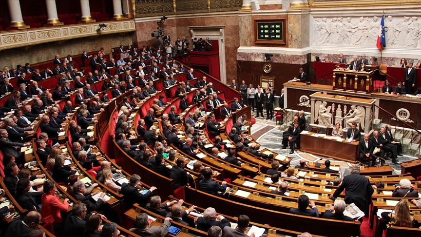 Fransız Senatosu Ermenistan'ı destekleyen ve Azerbaycan'a yaptırım uygulanmasını öngören önergeyi kabul etti