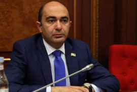 Azerbaycan, Ermenistan'a saldırılarla "barış" teklifi sunuyor