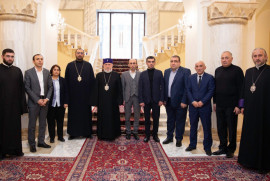 Tüm Ermeniler Katolikosu Artsakh yetkililerini Ermenistan'da kabul etti