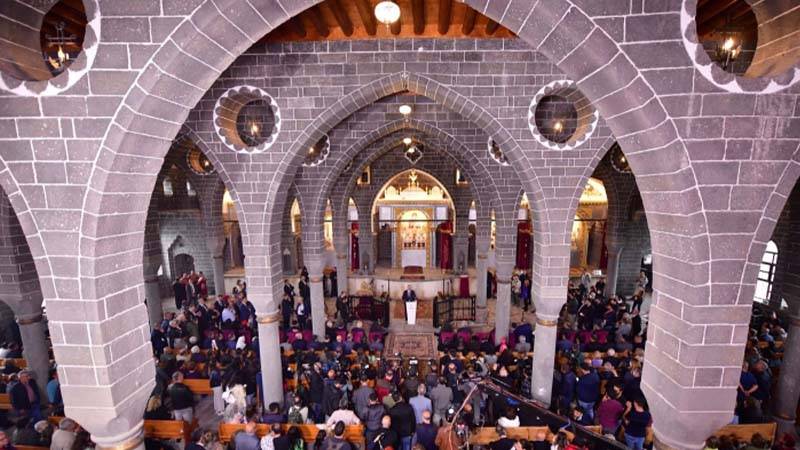 Diyarbakır Surp Giragos Ermeni Kilisesi'nde sekiz yıldan sonra ilk Noel ayini