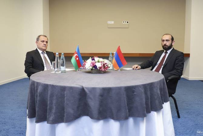 Rusya, Moskova'da Ermenistan ve Azerbaycan dışişleri bakanları arasında yeni bir toplantı düzenlemeye hazır