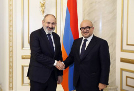 Ermenistan Başbakanı ile İtalya Kültür Bakanı bir araya gelip deneyim takası ele aldılar