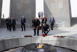 Lüksemburg Dışişleri Bakanı, Ermeni Soykırımı Anıt Kompleksi’ni ziyaret etti