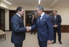 Ermenistan Savunma Bakanı ve eski NATO Genel Sekreteri bölgesel güvenlikle ilgili konuları ele aldı
