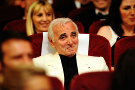 Charles Aznavour'un anıtı Yerevan’daki “Fransa Meydanı'nın” merkezine yerleştirilecek