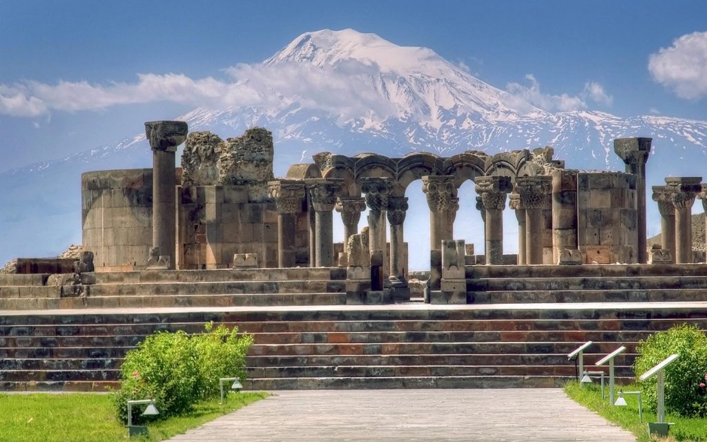 Forbes: Ermenistan'da herkes için bir şeyler var