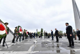 Ermenistan üst düzey yetkilileri ''Tsitsernakaberd'' Anıt Kompleksini ziyaret etti