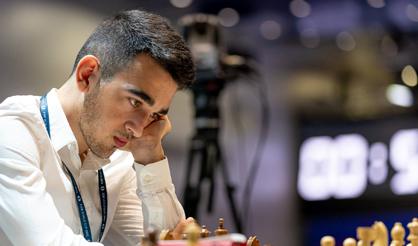 Ermeni satranççı  Sharjah Satranç 6'ncısı Turnuvasında tek başına lider