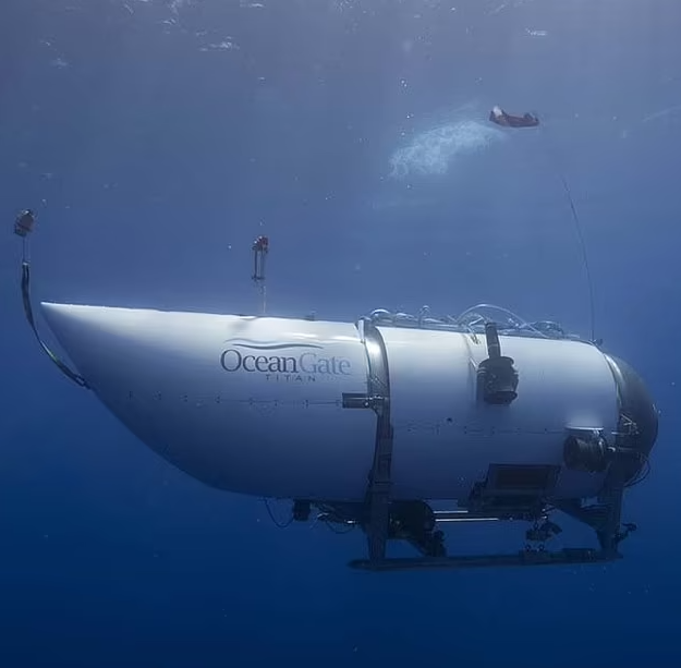 Titanik enkazını göstermek için dalış yap denizaltı kayboldu