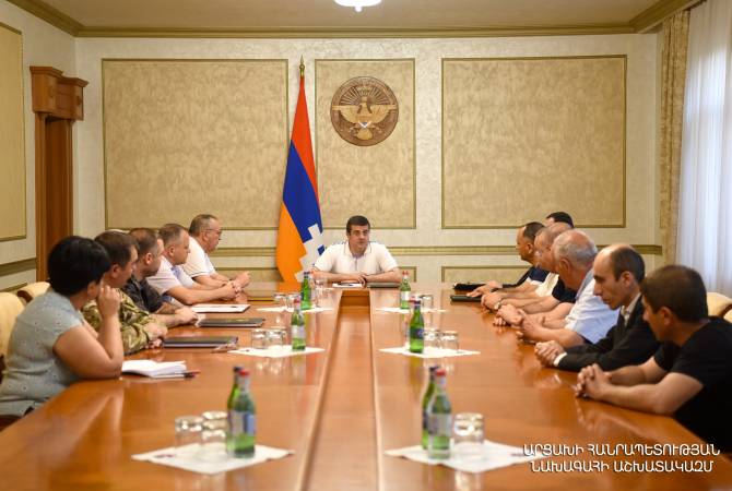 Artsakh Cumhurbaşkanı acil insani ve güvenlik konularını görüşmek üzere toplantı düzenledi
