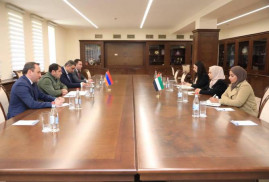 Ermenistan Savunma Bakanı, Dubai'deki havacılık fuarına katılım için bir davet aldı