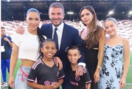 David Beckham'ın eşi "Inter Miami" futbol maçından Kim Kardashian ile fotoğraf paylaştı