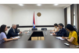 Paris Belediye Başkanı'nın danışmanıyla Karabağ'a insani yardım görüşüldü