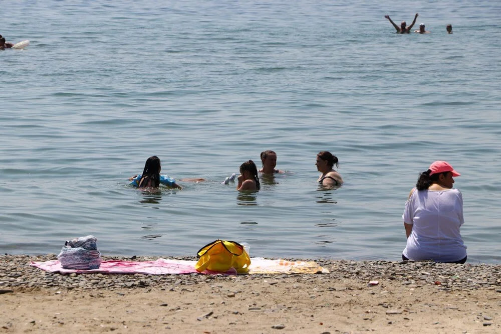 Թուրքիայի որոշ լողափերում ջրահեղձության դեպքերի աճի պատճառով լողալն արգելվել է