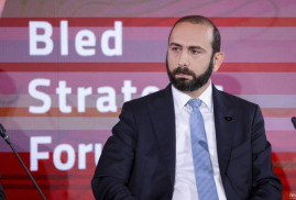 Mirzoyan: Dağlık Karabağ'da 120 bin kişi şu anda gerçek bir ortaçağ kuşatması altında! Bir sonraki adım nedir?